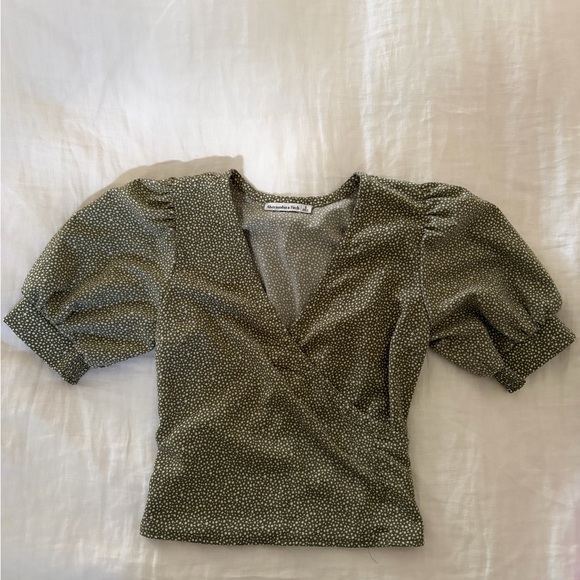 Abercrombie & Fitch Tops - Abercrombie & Fitch Olive Puff Sleeve Blouse